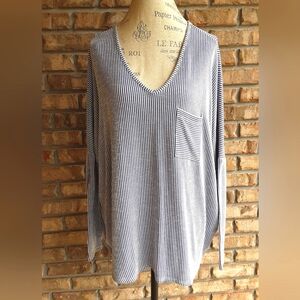 Nellie Mae Textured V-neck Casual Top.